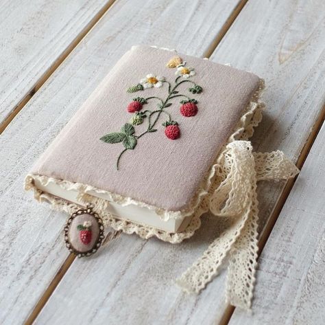 Fabric Book Covers, Hand Embroidery Videos, Handmade Embroidery Designs, Embroidery Book, Fabric Journals, Pola Sulam, Hand Embroidery Projects, 자수 디자인, Silk Ribbon Embroidery