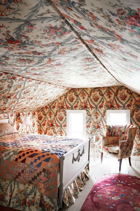 Tent Room, Bohemian Room Decor, Fabric Ceiling, Bohemian Room, Vintage Curtains, Eclectic Bedroom, Rustic Materials, Boho Room, Farmhouse Bedroom