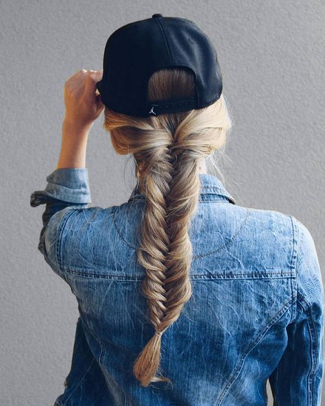 Fishtail Braid Hairstyles, Fishtail Braid, Fish Tail Braid, Hair Envy, Hair Dos, Messy Hairstyles, Gorgeous Hair, Hair Day, Hat Hairstyles