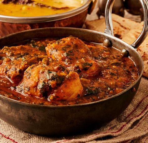 Chicken Tikka Curry, Hotel Recipes, Chicken Saag, Indian Hotel, Palak Chicken, Chicken Indian, Tandoori Marinade, Curry Indian, Restaurant Style Recipes