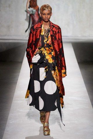 Dries Van Noten 2020, Print Mixing, 2020 Fashion Trends, 2020 Fashion, Blood Red, Christian Lacroix, Amazing Ideas, Print Ideas, Dries Van Noten