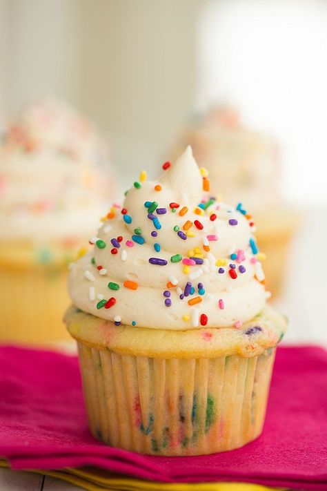 These from scratch, homemade funfetti cupcakes are a buttery vanilla. Loaded with sprinkles and topped with vanilla buttercream frosting, they are the perfect treat for birthdays or any day! #homemadefunfetticupcakerecipe #cupcakes #funfetti Homemade Funfetti Cupcakes, Funfetti Cupcake Recipe, Cupcakes From Scratch, Cupcakes Funfetti, Remy Ma, Funfetti Cupcakes, Wedding Dessert, Cooking Classy, Savoury Cake