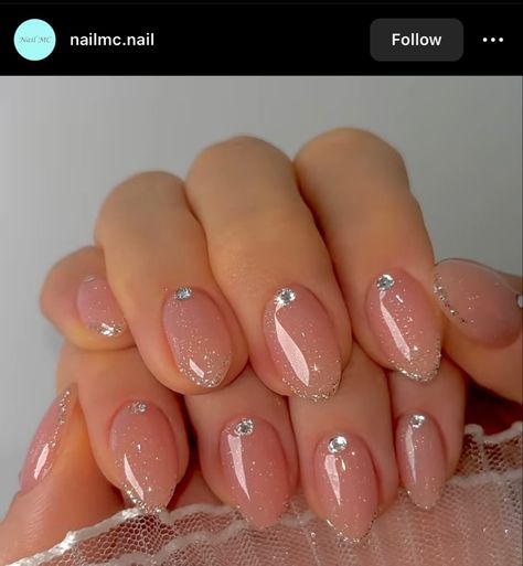 Soft Nail Designs, Nude Sparkly Nails, Unghie Sfumate, Graduation Nails, Nude Nail Designs, Simple Acrylic Nails, Glass Nails, Gem Nails, Sparkly Nails