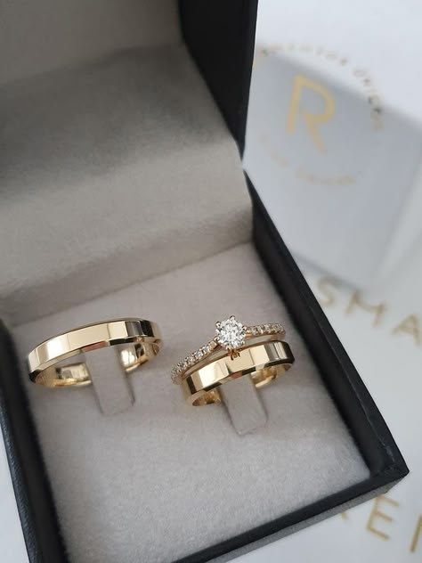 Wedding Rings Sets His, خواتم خطوبة, Wedding Rings Sets His And Hers, Couple Ring Design, Engagement Rings Couple, Rings Sets, Cool Wedding Rings, Dream Wedding Decorations, Cute Engagement Rings