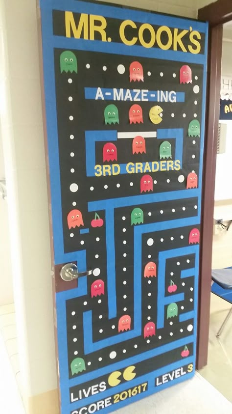 Pacman Door Decorations, Board Game Classroom Door, First Day Of School Door Ideas, First Day Of School Door Decorations, Door Decoration Halloween, Teacher Appreciation Door Decorations, Classroom 2023, Asd Classroom, Vacation Bible School Themes