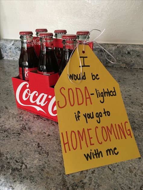 Homecoming Dance Proposal, Sadie Hawkins Proposals, Creative Prom Proposal Ideas, Sadies Proposal, Cute Hoco Proposals, Prom Invites, School Dance Ideas, Prom Posters, Homecoming Signs