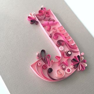 Quilled Letters, Quilling Alphabet, Photo Frame Crafts, Paper Letters, Quilling Letters, Paper Flowers Diy Easy, Christening Present, Lettering Styles Alphabet, Arte Quilling