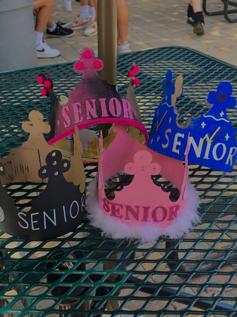 Small Senior Gift Ideas, Senior Year Party Ideas, Asb Activities High School, Junior J Decoration Ideas Highschool, Pink Senior Crowns High School, Senior School Activities, Senior Year Diy Crafts, High School Senior Crafts, Senior Night Cheer Ideas