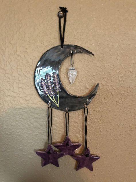 Clay Moon Wall Hanging, Clay Wall Hanging Handmade Ceramic, Ceramic Moon Wall Hanging, Air Dry Clay Ideas Gothic, Clay Crafts Alt, Whimsigoth Ceramics, Emo Ceramics, Clay Hanging Decor, Hanging Clay Art