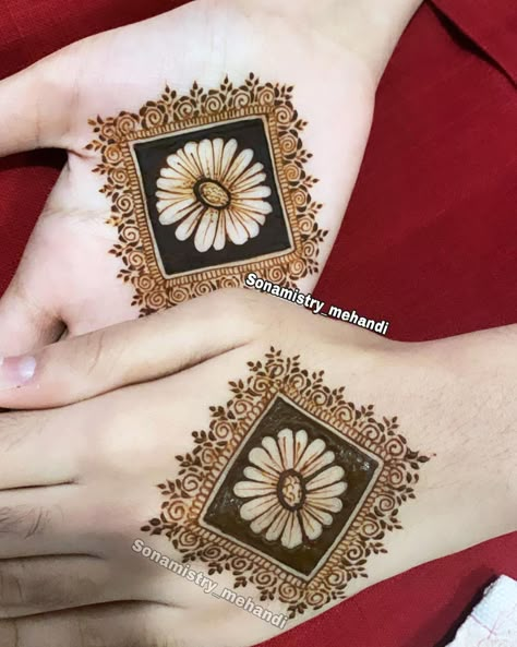 Korean Mehndi, Minimal Henna Designs, Minimal Henna, Henna Mehndi Designs, Mehndi Designs 2018, Mehndi Designs Bridal Hands, Modern Mehndi Designs, Engagement Mehndi Designs, Full Mehndi Designs