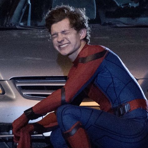 Tom Holland Spider Man, Spider Man Suit, Spider Man Costume, First Look Photos, Tom Holland, First Look, Holland, Spiderman