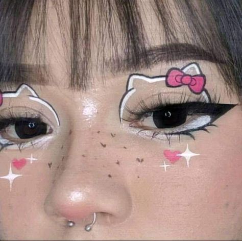 Hello Kitty Eyeshadow Look, Cute Hello Kitty Makeup, Hello Kitty Makeup Ideas, Hello Kitty Eye Makeup, Eyeshadow Inspo Creative, Sanrio Makeup Look, Hello Kitty Eyeliner, Aesthetic Face Paint, Hello Kitty Makeup Look