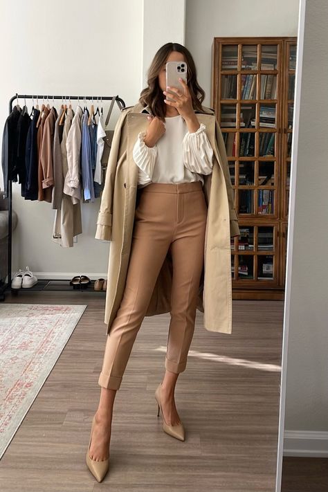 Camel Pants Outfit, Camel Outfit, Camel Pants, Look Office, Beige Pants, Business Casual Outfits For Work, Pleated Sleeves, Stylish Work Outfits, Business Casual Outfits