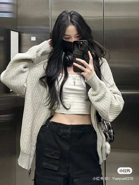 Dark Korean Aesthetic Outfits, Soft Grunge Aesthetic Outfits, Gg Outfits, Korean Y2k, 2023 Vision, Aesthetic Clothing, Instagram Pics, Mode Inspo, 가을 패션