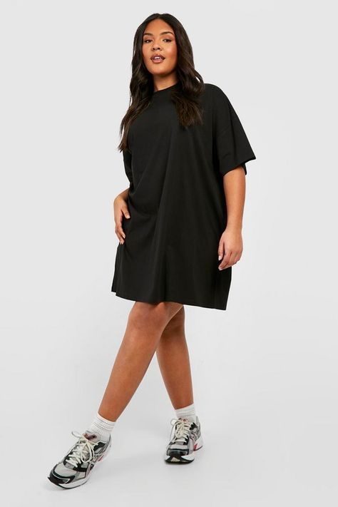 Plus Cotton Short Sleeve Oversized T-Shirt Dress | boohoo Black Tshirt Dress Outfit, Plus Size Peplum Top, Model Streetwear, Black Tshirt Dress, T Shirt Dresses, Tshirt Dress Outfit, Oversize Tshirt Outfits, Plus Size Peplum, Plus Size Black Dresses