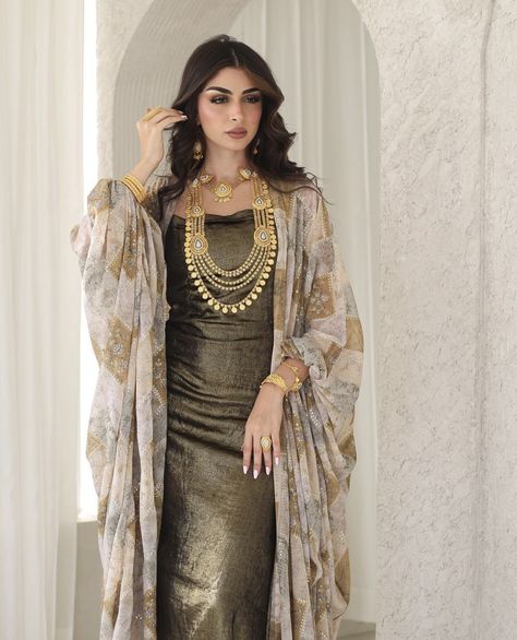 Ethno Style, Chic Dress Classy, Latest Dress Design, Latest Fashion Dresses, Pakistani Fancy Dresses, Mode Abaya, Fancy Dresses Long, Muslim Fashion Dress, Seductive Clothes