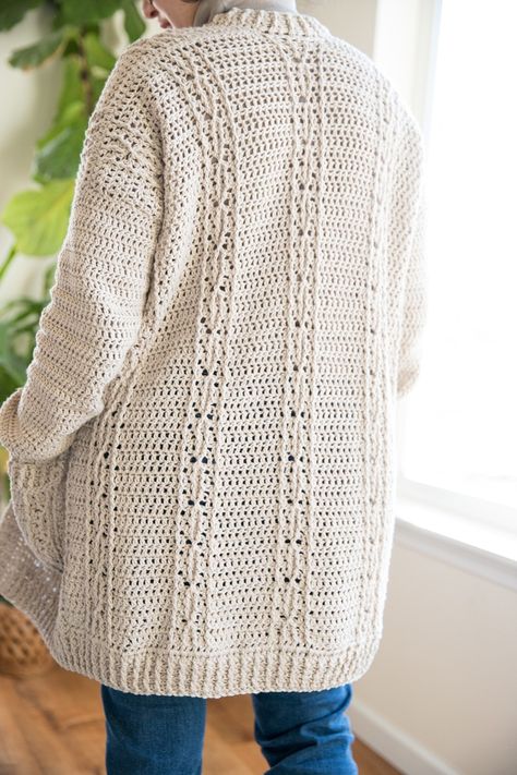 Cabled Cardigan – Free Crochet Pattern & Tutorial Crochet Sweater Pattern Free Women, Crochet Cardigan Pattern Free Women, Crochet Sweater Pattern Women, Easy Beginner Crochet Patterns, Crochet Cardigan Free, Crochet Jacket Pattern, Crochet Free Patterns, Crochet Cardigan Pattern Free, Crochet Sweater Pattern Free