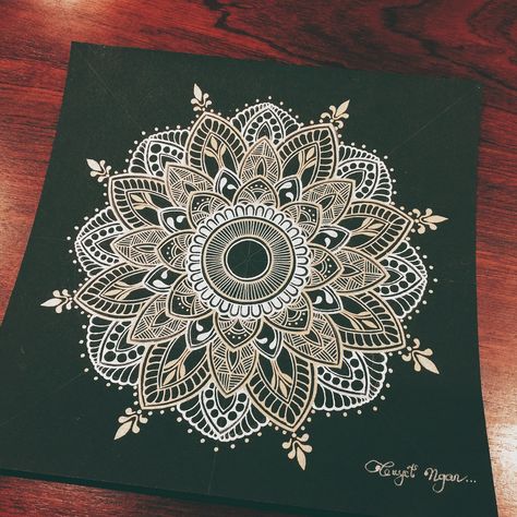 Mandala Designs, Mandala Pattern, Mandala Design, Doodle Art, Doodles, Arts And Crafts, Drawings, Pattern, Photography