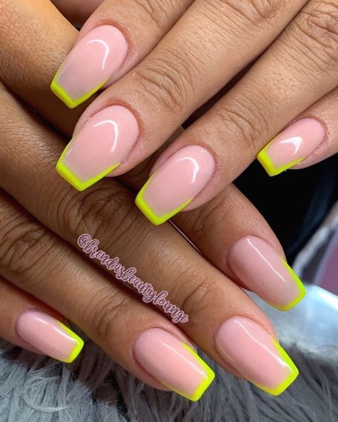 Neon Acrylic Nails Short, Outline Nails Design, Outline Nails, Blue Balayage, Acrylic Nails Short, Nails Acryl, Short Coffin Nails Designs, Neon Acrylic Nails, Neon Nail Designs