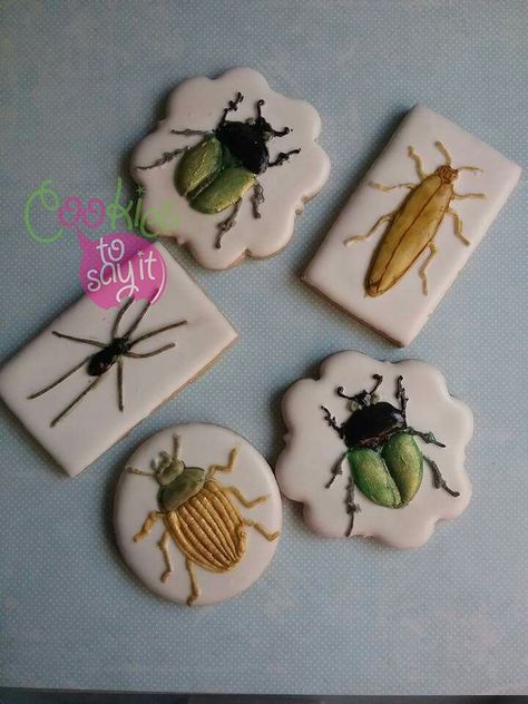 Bug Decorated Cookies, Insect Cookies Decorated, Entomology Wedding, Bug Biscuits, Bug Appetizers, Bug Cookies Decorated, Bug Themed Food, Bug Dessert, Bug Sugar Cookies