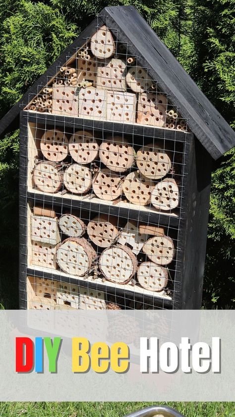 If You Got a Garden Then you Have to Make This | Easy DIY Bees and Bugs Hotel In this video I will show you how to make a bee and bug hotel. If you got a vegetable garden then this is a must to have. Bees are essential in any gardens and if you want to have good crops then why not give them a house in your garden. Bugs Hotel, Diy Bee Hotel, Diy Bees, Farmhouse Hallway Decor, Diy Bee, What Sells On Etsy, Wooden Bee, Bee Houses, Bee Hotel