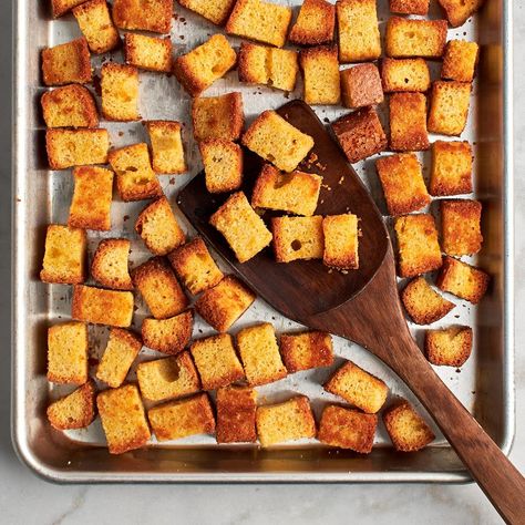 This cornbread crouton recipe uses so few ingredients that you'll be pleasantly surprised by how delightfully tasty the results are. Crouton Recipe, Cornbread Croutons, Savory Cornbread, Leftover Cornbread, How To Make Cornbread, Cornbread Recipe Sweet, Crouton Recipes, Homemade Cornbread, Sweet Cornbread