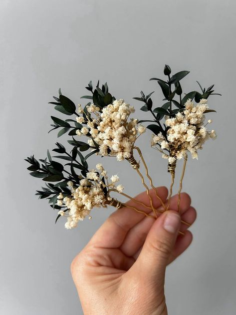 Dried Flower Hair Piece, Eucalyptus Wedding Ceremony, Eucalyptus Wedding Hair, Bridal Boho Hair, Gypsophila Hair, Greenery Wedding Theme, Dried Gypsophila, Boho Bridal Hair, Dried Flowers Wedding