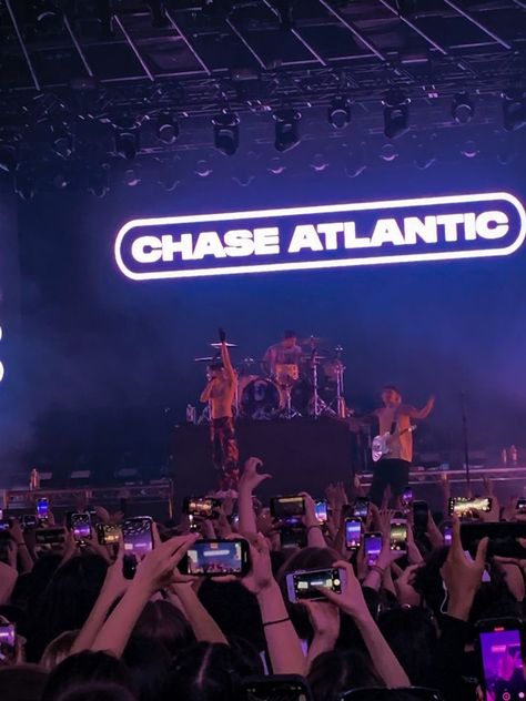 chase atlantic Chase Atlantic Aesthetic, Atlantic Group, Beach Sunset Wallpaper, Chase Atlantic, Concert Aesthetic, Dream Concert, Rock In Rio, Song Artists, Feeling Sick