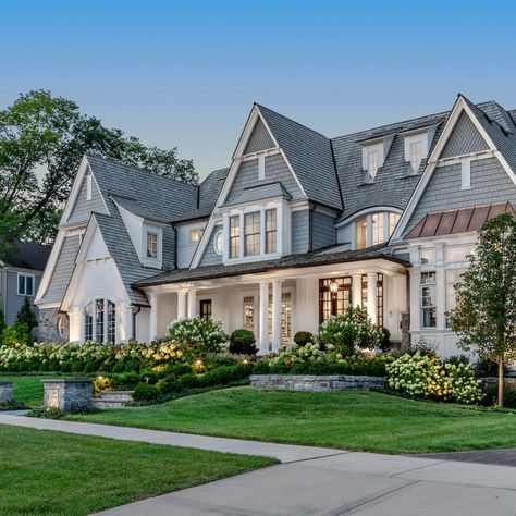 Seacliff Heights - Victorian - Exterior - Boston - by Hart Associates Architects, Inc. | Houzz Cape House Exterior, Shingle Style Architecture, Vacation House Plans, Colonial House Exteriors, Coastal Exterior, Gray Exterior, Shingle House, Transitional Exterior, Exterior Home Design