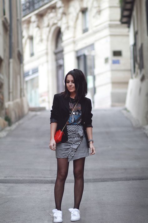 Tights Outfits, Gingham Skirt, Heart Strings, Looks Street Style, Fashion Victim, Montpellier, Looks Style, Mode Inspiration, Outfits Casuales