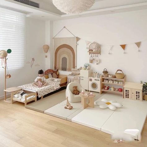 Preppy Toddler Bedroom, Montessori Room Ideas, Montessori Infant Room, Shop Architecture, Baby Playroom, Shopping Luxury, Toddler Girl Room, Kids Bedroom Inspiration, Toddler Room Decor