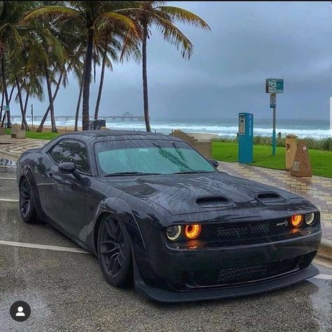 940 Likes, 3 Comments - Srt Mood (@srtmood) on Instagram: “Tag the owner but sheeessh😍😍 ↠ Daily Posts 📣 ↠Turn On Post Notifications •@srtmood •síganme para…” Dodge Redeye, Dodge Charger Demon, Dodge Charger Models, Srt Demon, Dodge Charger Hellcat, Charger Srt Hellcat, Dodge Challenger Hellcat, Dream Cars Bmw, Dodge Srt