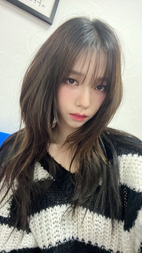 aespa karina girlfriend material pictures pic bubble twitter update Yu Jimin, Giselle Winter, Winter Ningning, Karina Giselle, Aespa Karina, Black Mamba, Grow Hair, Girl Icons, Girl Crush