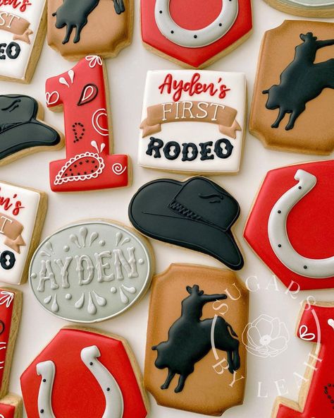 Leah Malvarose on Instagram: “Howdy cowboy 🖤 • • • #decoratedcookies #customcookies #cookiesofinstagram #sugarsbyleah #cowboycookies #rodeocookies” Cookie Cake Designs, Cowboy Cookies, Cowboy Theme, Baby Cowboy, Icing Cookies, Fun Cookies, Royal Icing Cookies, Cookie Cake, Childrens Party