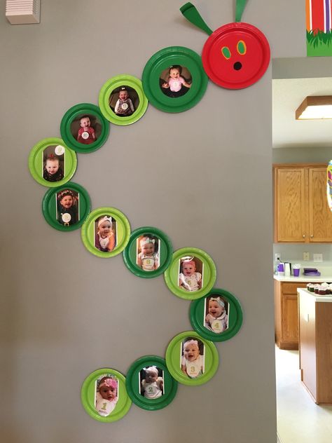 Hungry Caterpillar 1st year photos. Hungry Caterpillar Classroom, Hungry Caterpillar Craft, Hungry Caterpillar Activities, Caterpillar Craft, Infant Classroom, Hungry Caterpillar Birthday, Hungry Caterpillar Party, Preschool Classroom Decor, Toddler Classroom