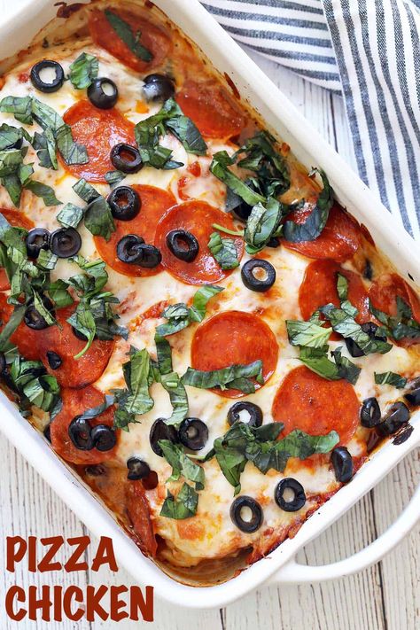 All the familiar pizza flavors combine in this delicious pizza chicken to create a tasty, keto and gluten-free experience. Easy Healthy Pizza Recipes, Chicken Breast Pizza, Easy Healthy Pizza, Coconut Flour Crust, Keto Pizza Recipes, Baked Pizza, Pizza Chicken, Healthy Pizza Recipes, Keto Pizza