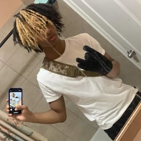 Dreads With Blonde Highlights, Fluffy Dreads, Split Dye Dreads, Blonde Skunk Stripe Locs, Dread Dye Ideas, Blonde Dreads Men, Y2k Dread Hairstyles, Rainbow Locs, Dyed Dreads Dark Skin Men