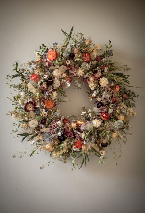 Previous dried flower work — Bracken&Fleur Dry Flower Christmas Wreath, Dried Flower Wreaths Diy, Dried Christmas Flowers, Dry Wreath, Drying Fruit, Wreath Dried Flowers, Everlasting Bouquet, Earth Projects, Dried Flower Wreath