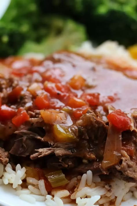 Pressure Cooker Swiss Steak Recipe, Instant Pot Swiss Steak Recipe, Instant Pot Swiss Steak, Tenderized Round Steak Recipes, Top Round Steak Recipes, Tenderized Round Steak, Pressure Cooker Steak, Tomato Beef, Swiss Steak Recipes