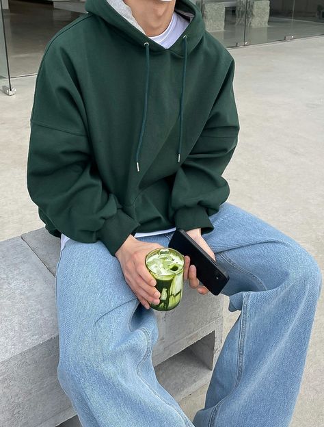 Hoodie Men Outfit, Green Hoodie Outfit, Oversized Hoodie Outfit, Soft Boy Outfits, Softboy Outfits, Korean Street Fashion Men, Hoodie Outfit Men, Street Style Outfits Men, Men Stylish Dress