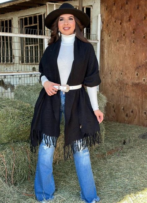 Plus Size Vaquera Outfit, Western Outfits Women Country, Vaquera Outfit Mexican Women, Plus Size Western Outfits Woman, Plus Size Western Outfits, Vaquero Outfit, Plus Size Cowgirl Outfits, Outfit Vaqueros, Casual Western Outfits