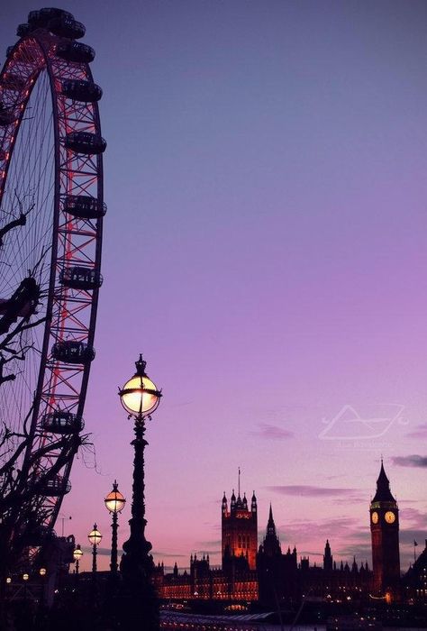 Goodnight friend soon will be better @alcissa London At Night, Big Ben Clock, London Bucket List, City Of London, London Town, Gold Wallpaper, London Love, London Eye, Clock Tower