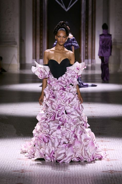 ArdAzAei Fall 2024 Couture Fashion Show | Vogue Emphasis In Fashion, 2024 Couture, Become A Fashion Designer, Fashion Show Collection, Fall 2024, Couture Collection, Emphasis, Bridal Collection, Business Fashion