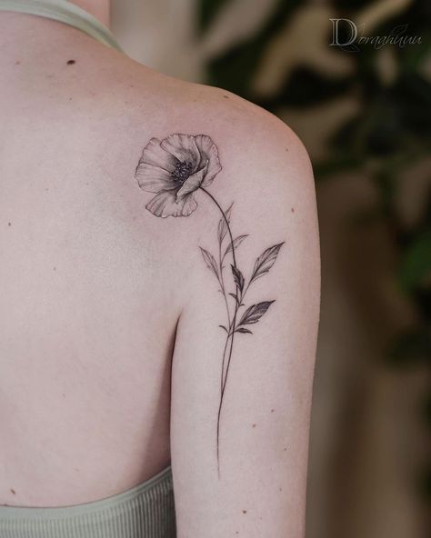 Poppy Shoulder Tattoo, Hana Tattoo, Shoulder Flower Tattoo, Poppy Flower Tattoo, Flower Shoulder Tattoo, Shoulder Sleeve Tattoos, Flower Tattoo Back, Poppies Tattoo, Flower Tattoo Shoulder