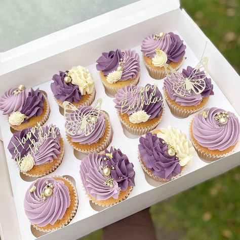 Emmas Cakes🧁 on Instagram: “Been crazy busy today and got another busy day tomorrow, so been a bit quiet on here! Here’s a pic of these pretty cupcakes I made before…” Buttercream Rose Cake, 50th Birthday Cupcakes, Rosette Cupcakes, Purple Cupcakes, Fancy Cupcakes, Bento Cakes, Purple Wedding Cakes, Pretty Cupcakes, Cupcake Cake Designs