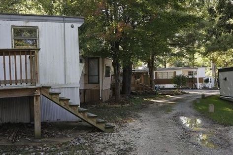 Tumblr Trailer Park Aesthetic, Trailer Trash Aesthetic, Appalachian Gothic, Trash Aesthetic, Trailer Park Princess, Park Aesthetic, Midwest Emo, Trailer Home, Save File