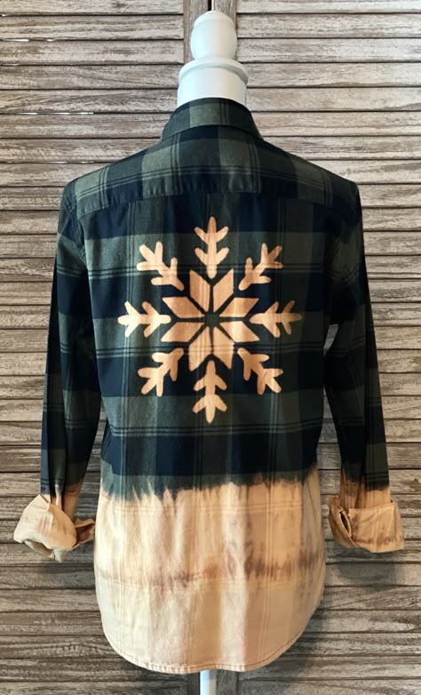 Bleached Christmas Shirt Ideas, Diy Distressed Flannel Shirt, Distressed Flannel Shirts, Bleached Flannel Shirts With Designs, Diy Clothing Design Ideas, Christmas Flannel Shirt, Bleach Flannel, Diy Clothes Bleach, Green And Black Flannel