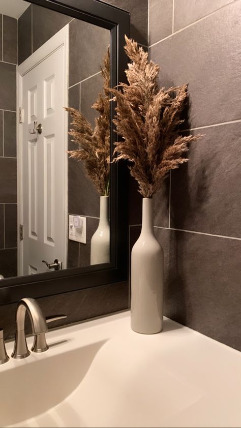 Pampass grass in magnolia home vase bathroom decor warm tones Bathroom Pampas Decor, Brown And Cream Bathroom Decor, Black Brown Bathroom Ideas, Dried Flower Bathroom, Pampas Grass Decor Bathroom, Pampas Bathroom Decor, Home Decor Brown Tones, Neutral Brown Bathroom Ideas, Chocolate Home Decor