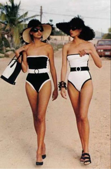 Riviera Fashion, French Riviera Style, Swimwear Aesthetic, Riviera Style, Black And White One Piece, Elite Fashion, Couture Mode, St Tropez, Moda Vintage