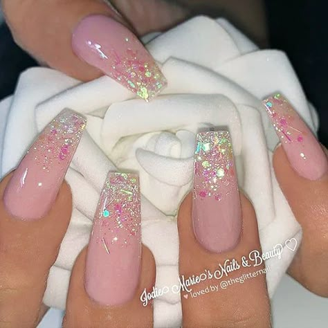 Glitter Tip Nails Acrylic, Iridescent Nails Coffin, Classy Wedding Nails Design, Pink Snd White Acrylic Nails, Pink Short Stiletto Nails, Iridescent Nails Glitter, Pretty Pink Nails Glitter, Nails For Anniversary, Pink And Sparkle Nails